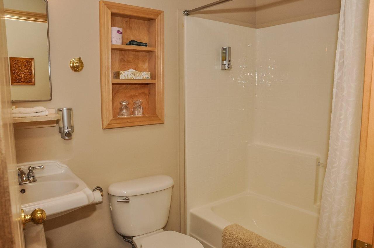 Chanterelle Inn & Cottages Baddeck Inlet エクステリア 写真