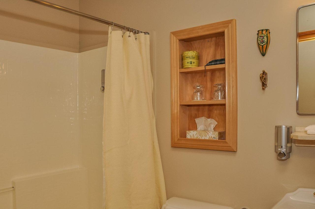 Chanterelle Inn & Cottages Baddeck Inlet エクステリア 写真