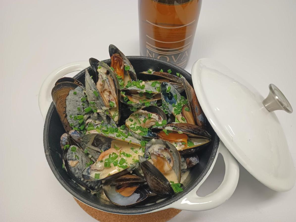 Chanterelle Inn & Cottages Baddeck Inlet エクステリア 写真