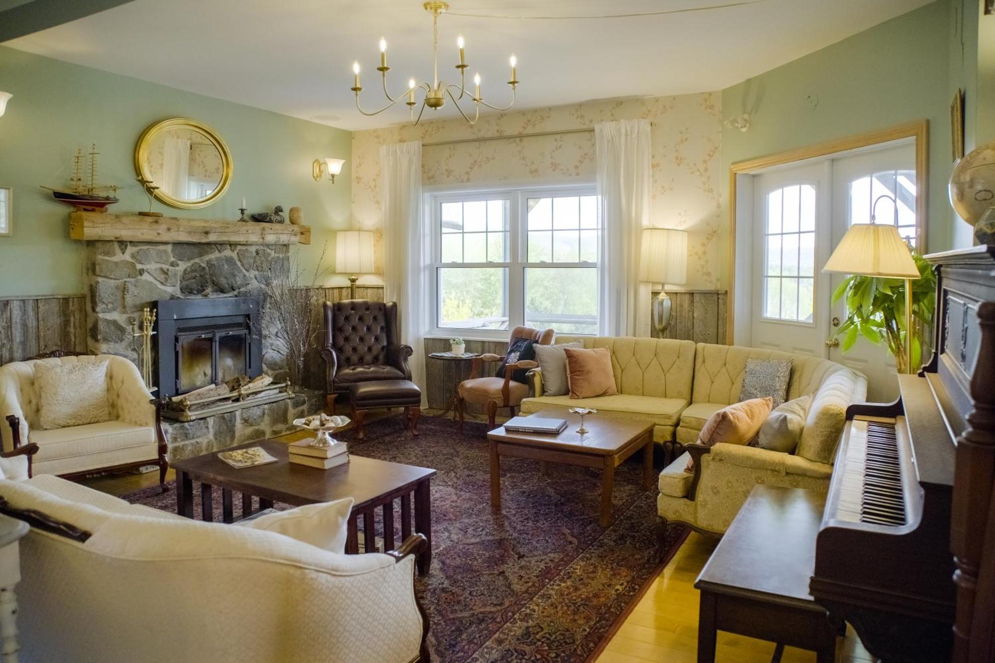 Chanterelle Inn & Cottages Baddeck Inlet エクステリア 写真