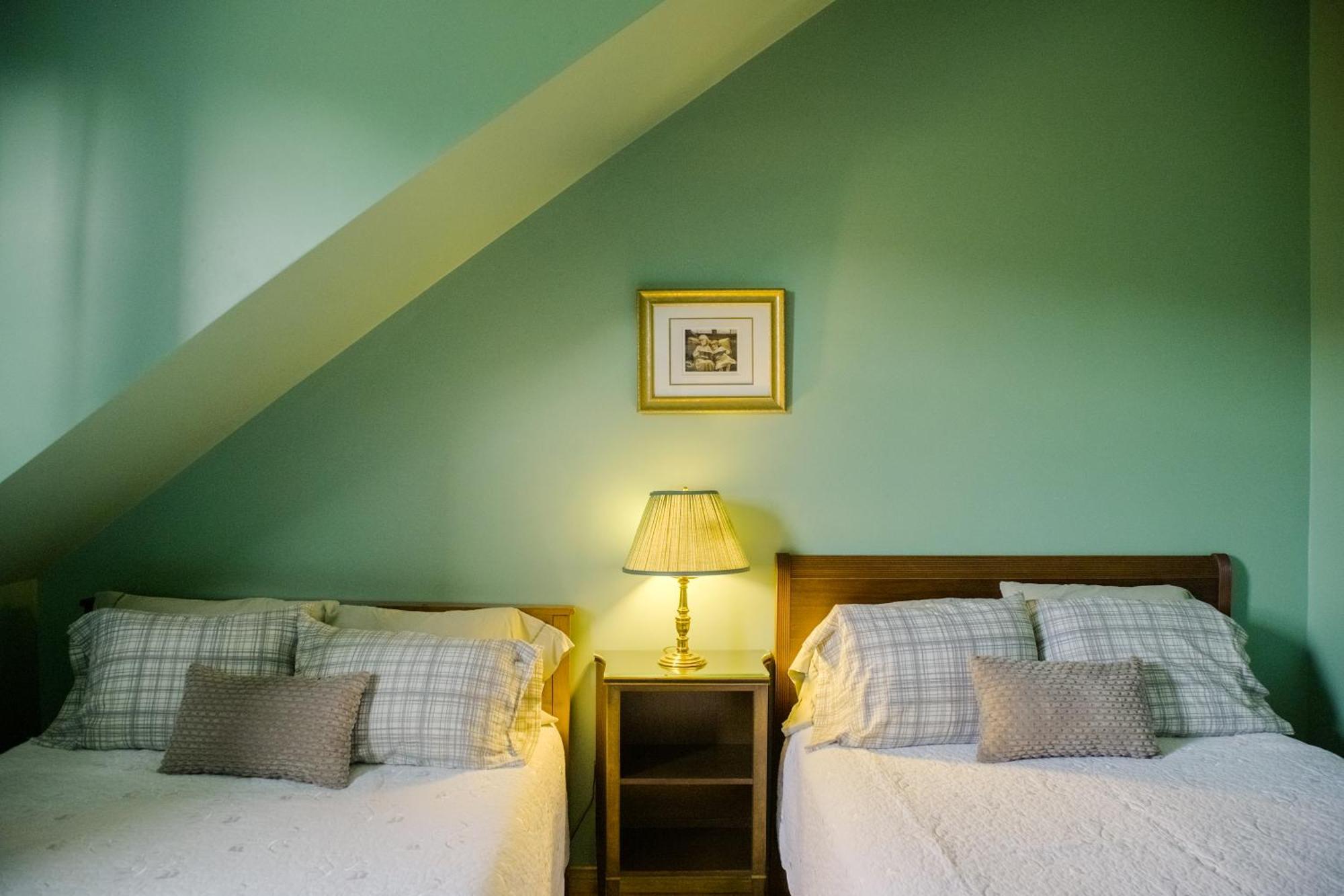 Chanterelle Inn & Cottages Baddeck Inlet エクステリア 写真