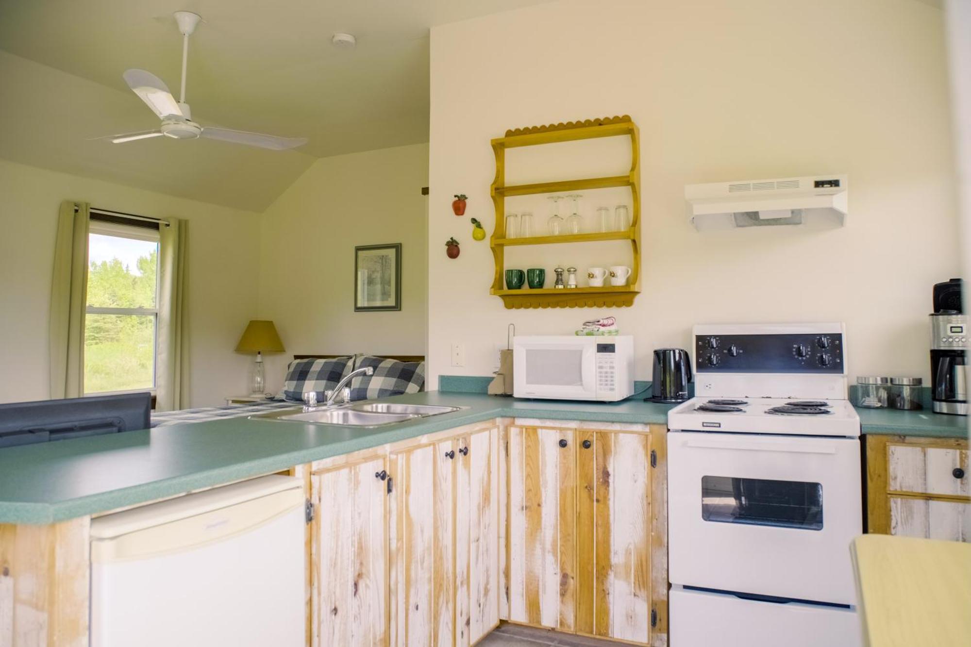 Chanterelle Inn & Cottages Baddeck Inlet エクステリア 写真